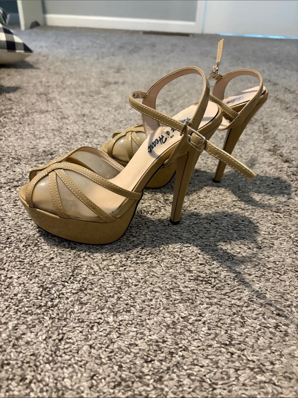 Helen’s heart -Strap Peep Toe Platform Heels in Beige